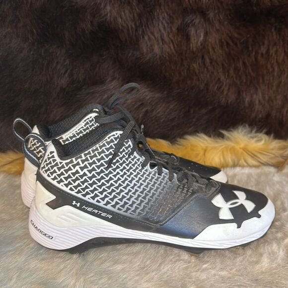 Under Armour shoes with cleats 10.5 (6024) - Picture 2 of 9